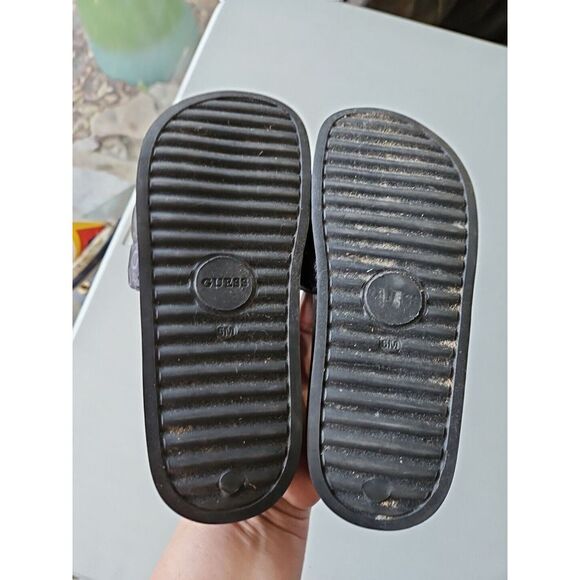 GUESS SLIDES SANDALS Black Puffy Quilted Black‎ Sz 5 - Picture 7 of 8
